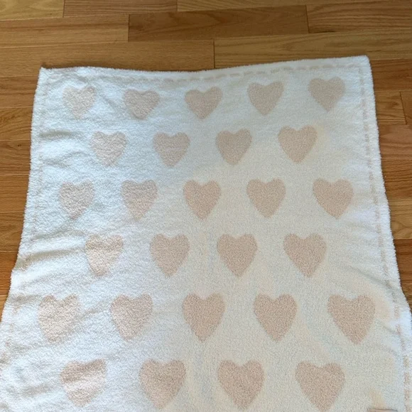 Barefoot Dreams CozyChic Heart Blanket - Pink and White - Picture 7 of 10